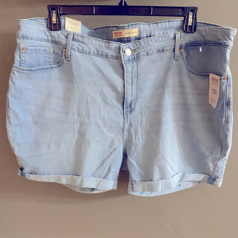 LEVIS SIGNATURE LADIES SHORTS